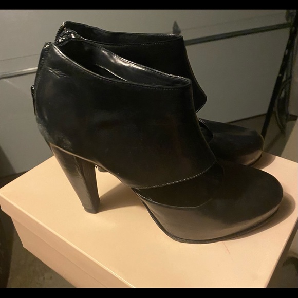 Loeffler Randall Yvette bootie size 9 - Picture 3 of 8